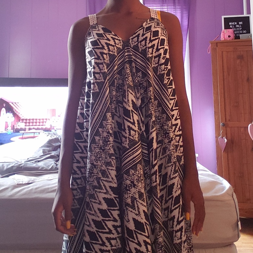 Black and white sleeveless dress